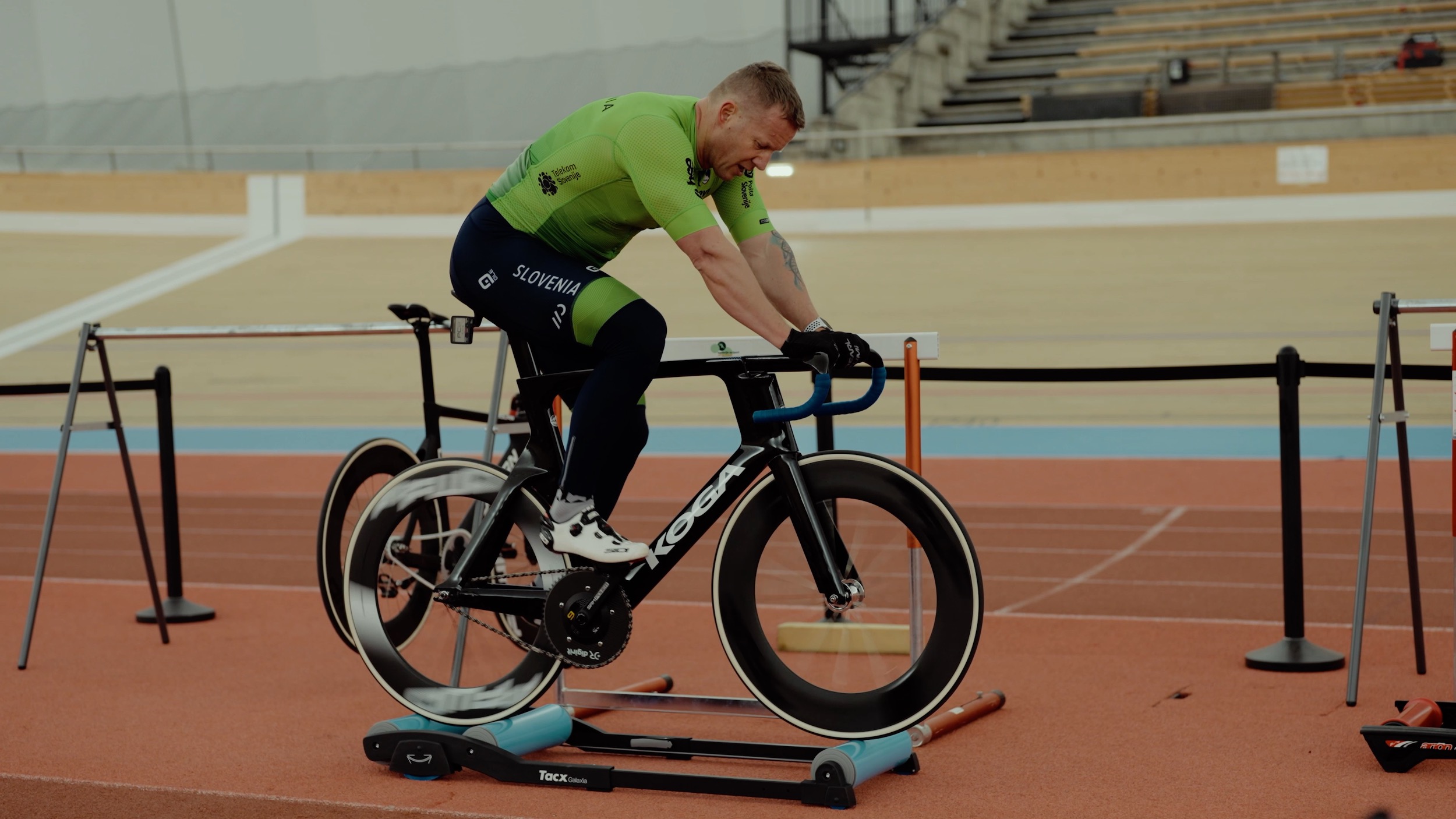 Vadba ravnotežja in vrtenja pedalov na valjih